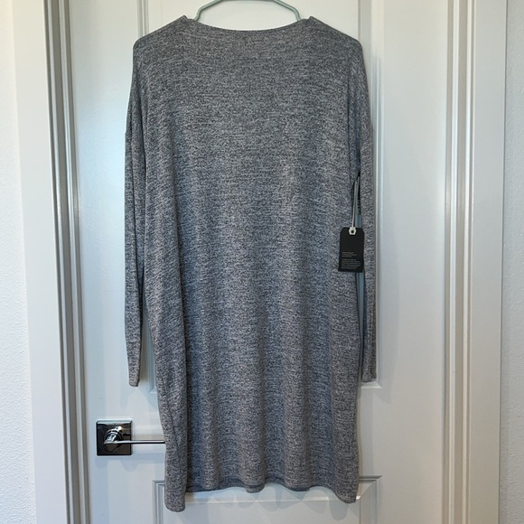 Womens NWT Wilfred Free Aritzia Small Relaxed Fit Mini Dress Deep V Neck Long Sl - Picture 2 of 6